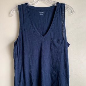 Made well V Neck Tank Navy Size Medium w/ Pocket